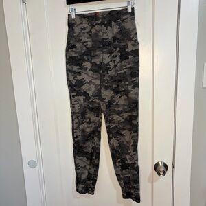 SPANX Stretch Twill Camo Cargo Jogger Pants